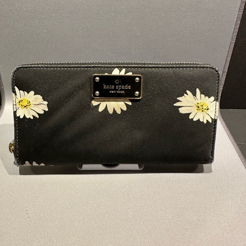 Kate Spade Black Daisy Nylon Wallet